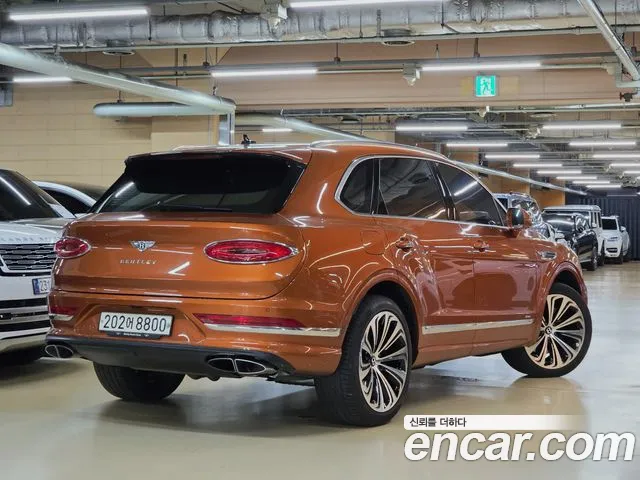 Bentley Bentayga 2023 thumb 3