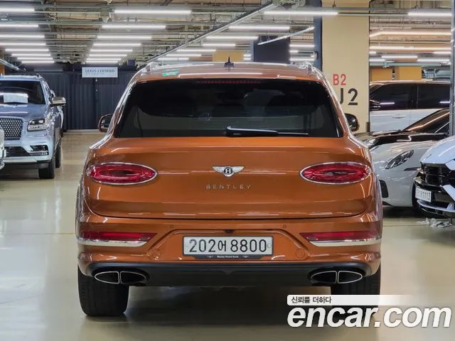 Bentley Bentayga 2023 thumb 4
