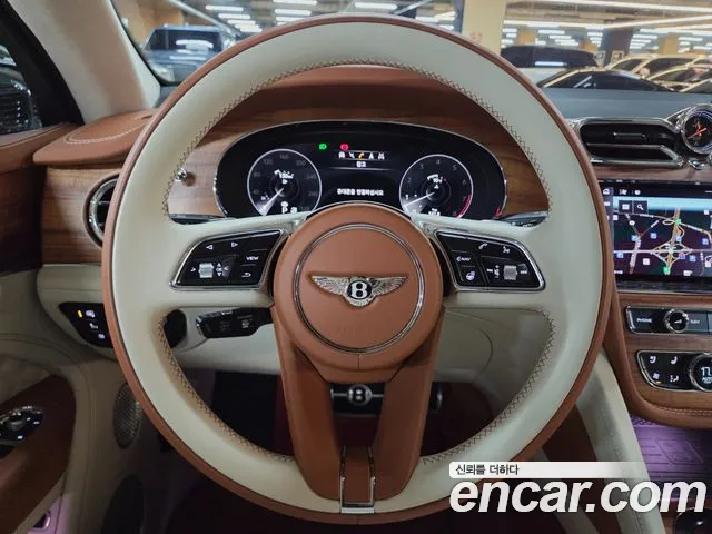 Bentley Bentayga 2023 thumb 6