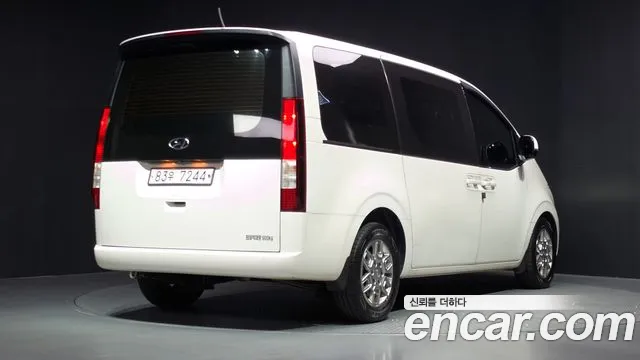 Hyundai Staria 2021 thumb 2
