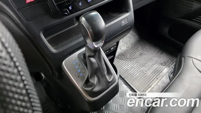 Hyundai Staria 2021 thumb 9