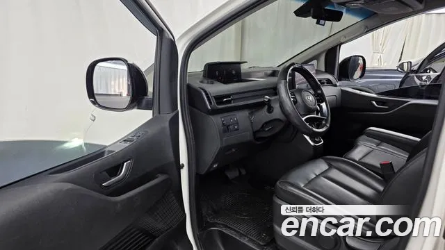 Hyundai Staria 2021 thumb 10