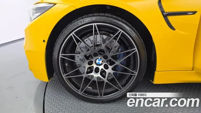 BMW M4 2020 thumb 5
