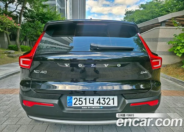 Volvo XC40 2020 thumb 5