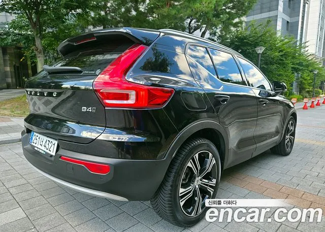 Volvo XC40 2020 thumb 6
