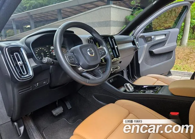 Volvo XC40 2020 thumb 9