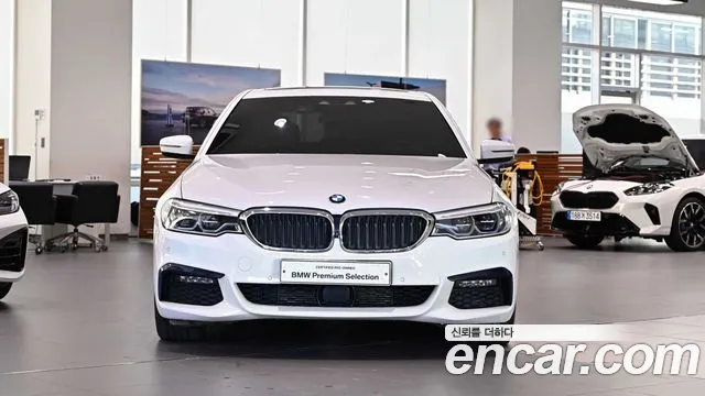 BMW 5-Series 2019 thumb 2