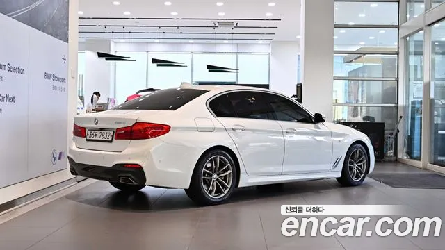 BMW 5-Series 2019 thumb 4
