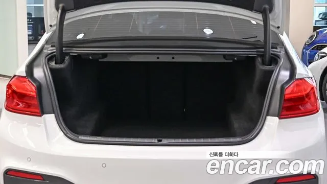 BMW 5-Series 2019 thumb 7