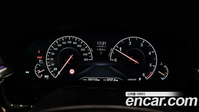 BMW 5-Series 2019 thumb 9