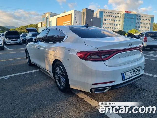 Hyundai Grandeur 2017 thumb 6