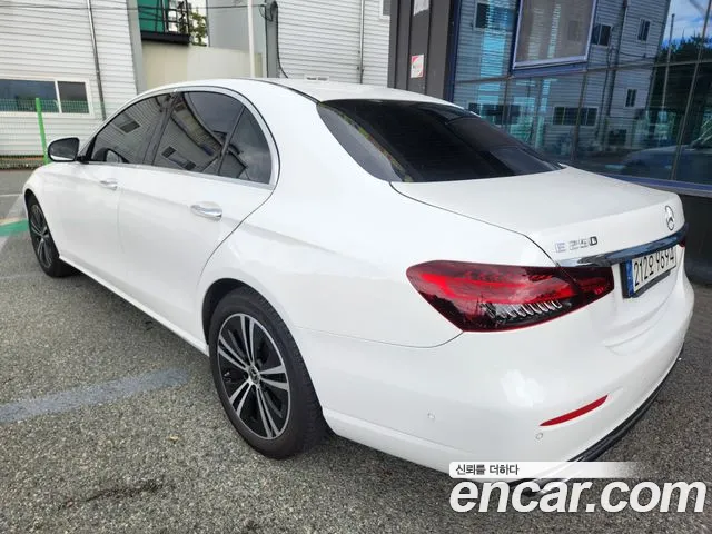 Mercedes-Benz E-Класс 2021 thumb 5