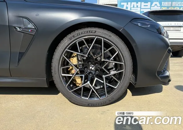 BMW M8 2020 thumb 10