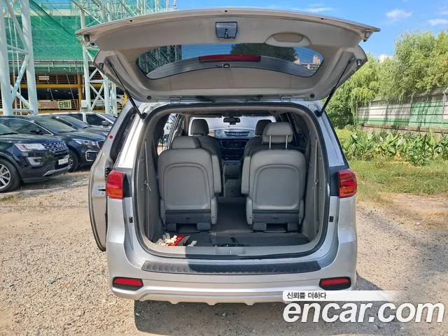 Kia Carnival 2019 thumb 2