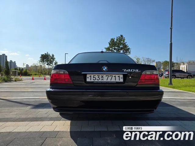BMW 7-Series 2000 thumb 4