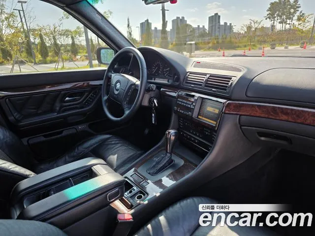 BMW 7-Series 2000 thumb 7