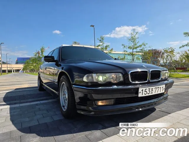 BMW 7-Series 2000 thumb 12