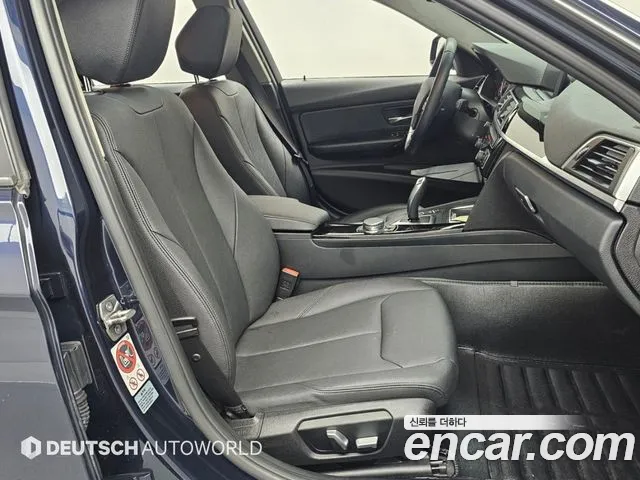 BMW 3-Series 2015 thumb 10