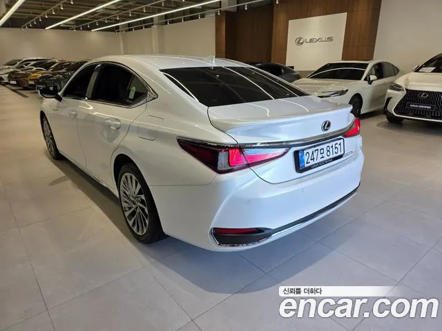 Lexus ES 2025 thumb 2
