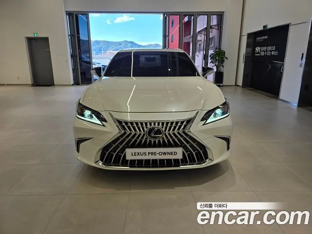 Lexus ES 2025 thumb 3