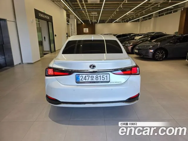 Lexus ES 2025 thumb 4