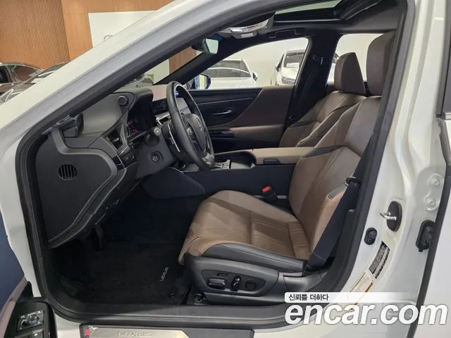 Lexus ES 2025 thumb 10
