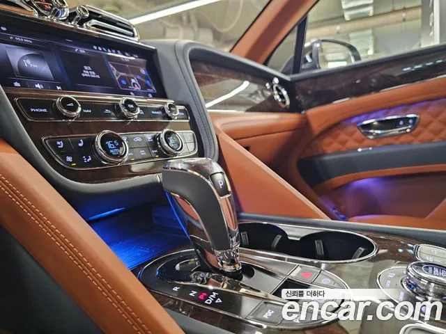 Bentley Bentayga 2022 thumb 9
