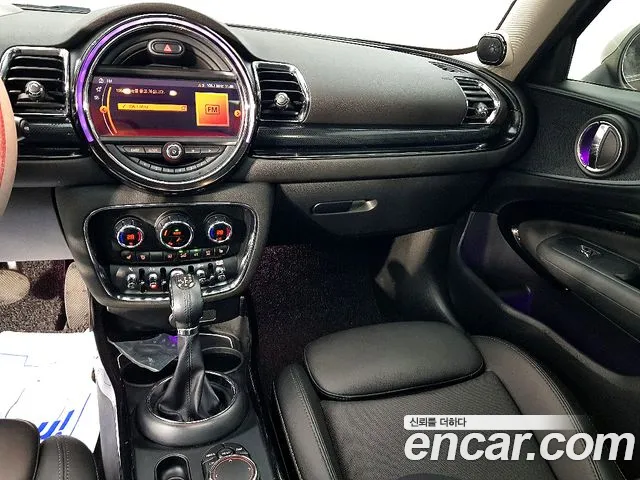 MINI Clubman 2019 thumb 10