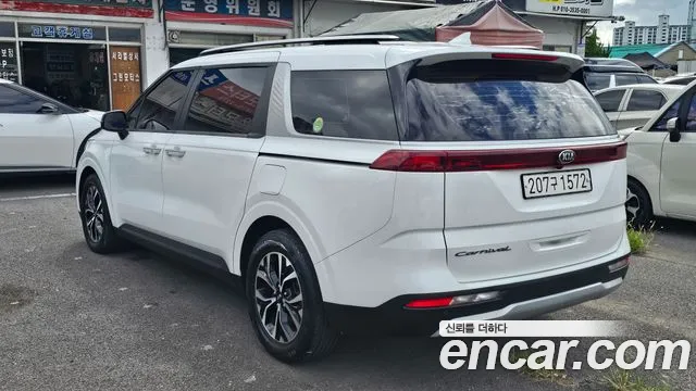 Kia Carnival 2021 thumb 5