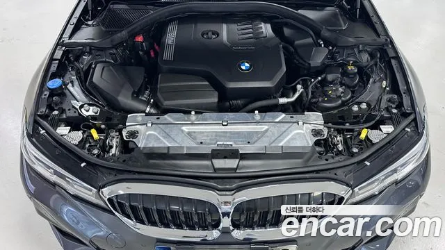 BMW 3-Series 2021 thumb 6