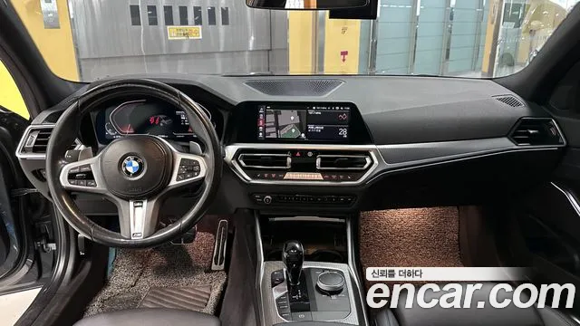 BMW 3-Series 2021 thumb 7
