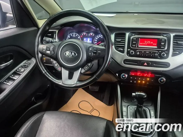 Kia Carens 2016 thumb 9