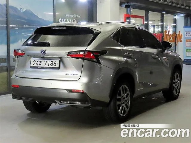 Lexus NX 2014 thumb 4