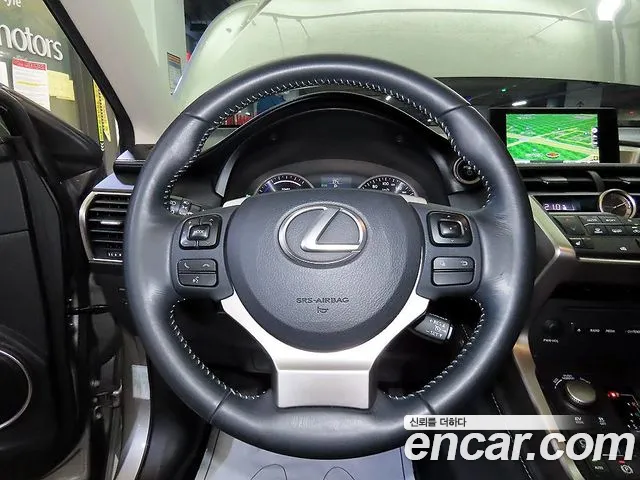 Lexus NX 2014 thumb 8