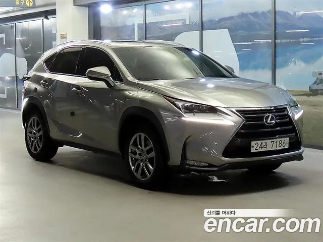 Lexus NX 2014 thumb 12