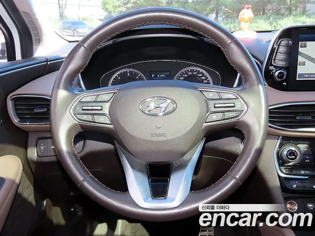 Hyundai Santa Fe 2018 thumb 8