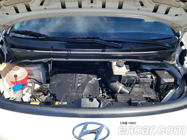 Hyundai Staria 2023 thumb 6