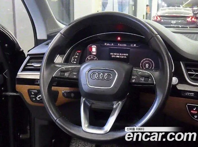 Audi Q7 2016 thumb 8