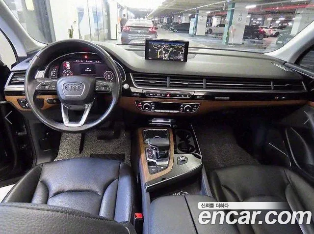 Audi Q7 2016 thumb 10