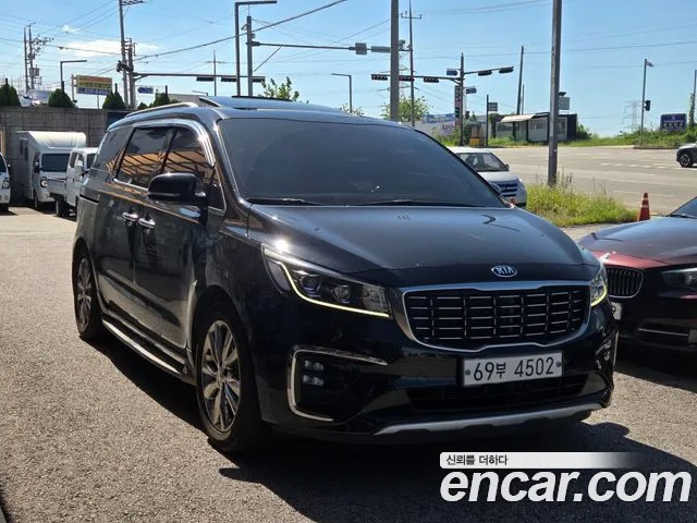 Kia Carnival 2018 thumb 2
