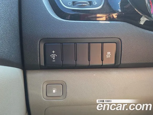 Kia Carnival 2018 thumb 5