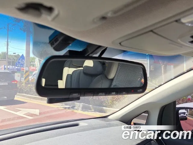 Kia Carnival 2018 thumb 10