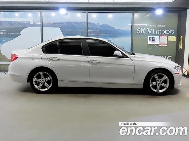 BMW 3-Series 2013 thumb 3