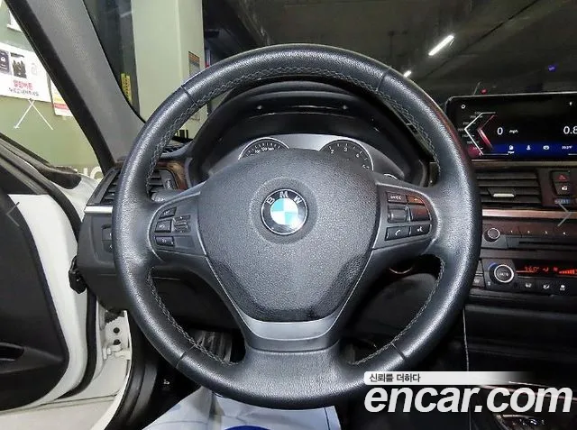 BMW 3-Series 2013 thumb 8