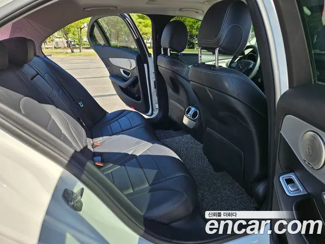 Mercedes-Benz C-Класс 2017 thumb 11