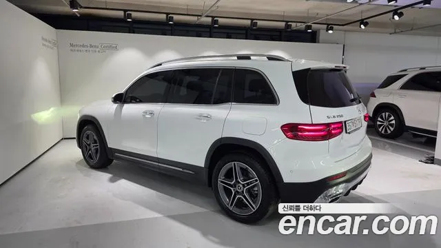Mercedes-Benz GLB 2026 thumb 3