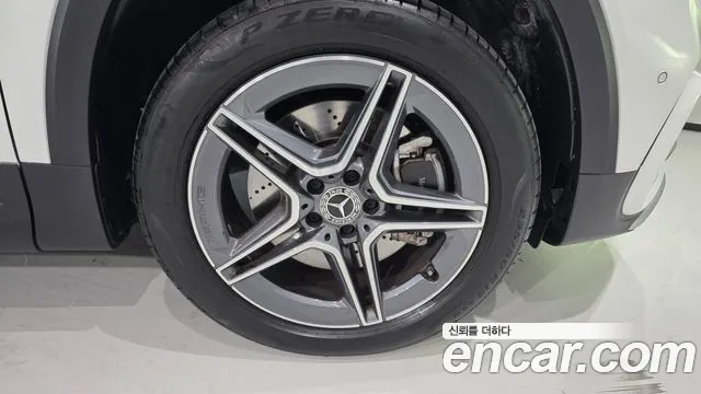 Mercedes-Benz GLB 2026 thumb 5