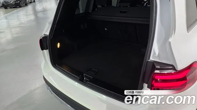 Mercedes-Benz GLB 2026 thumb 10