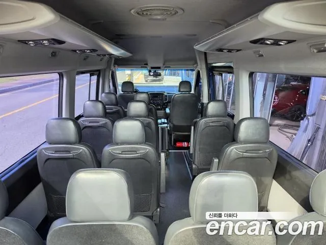Hyundai Staria 2017 thumb 8