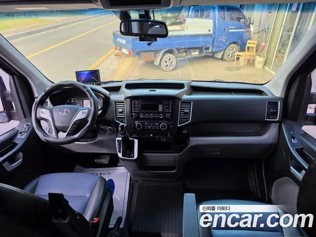 Hyundai Staria 2017 thumb 9